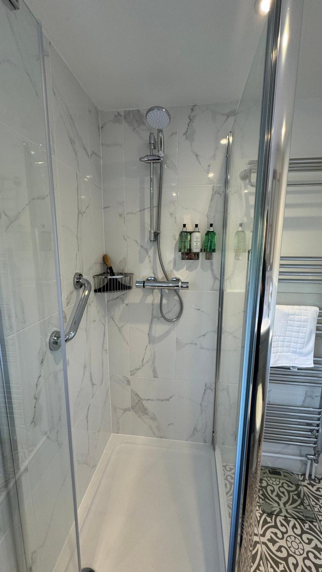 Southwater 3 Bed Spa Cottage מראה חיצוני תמונה