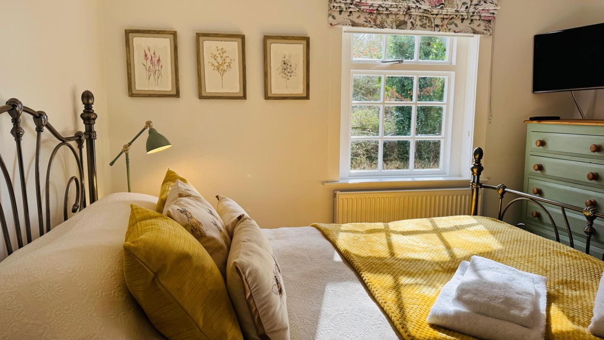 Southwater 3 Bed Spa Cottage מראה חיצוני תמונה